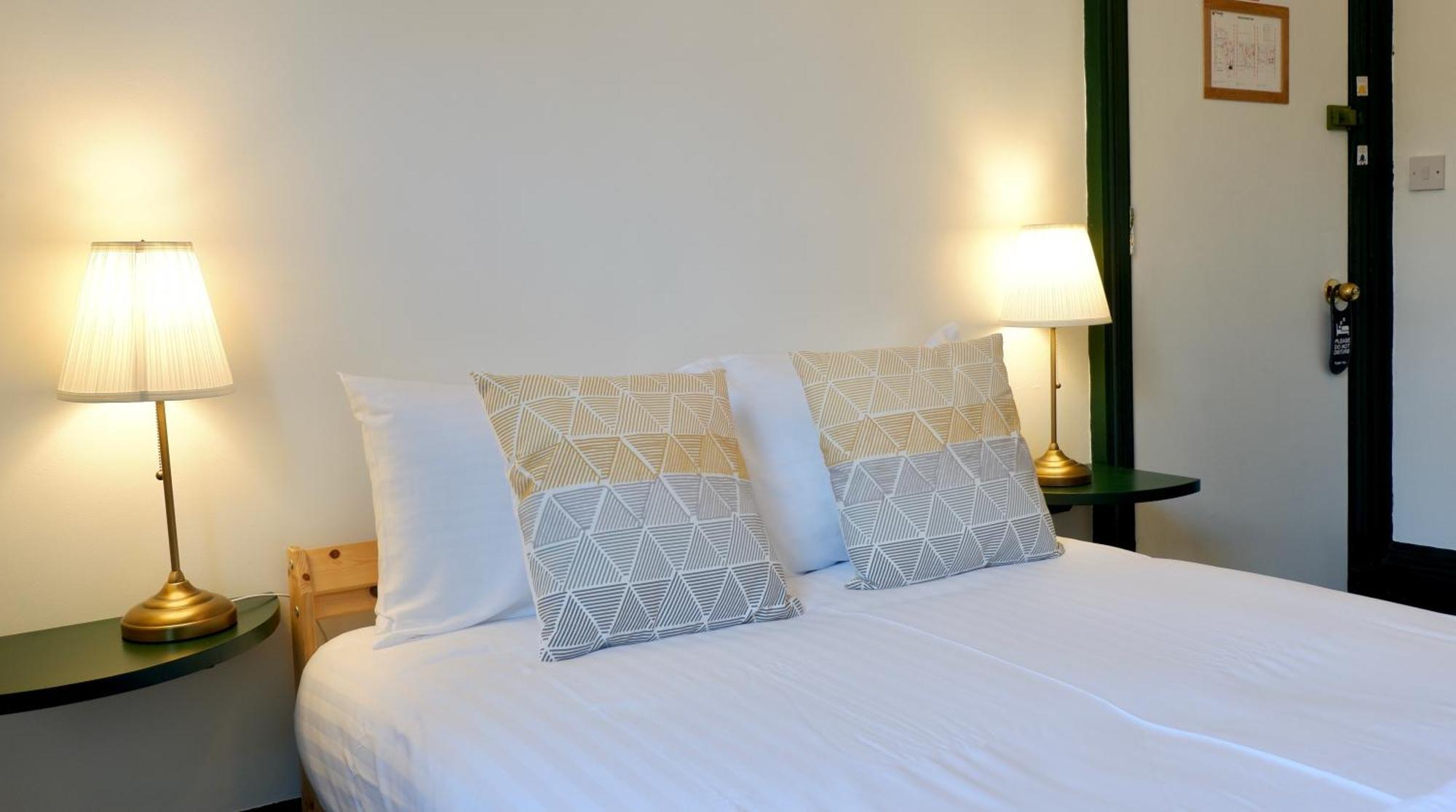 4 Friends House Hotel เอดินบะระ ภายนอก รูปภาพ