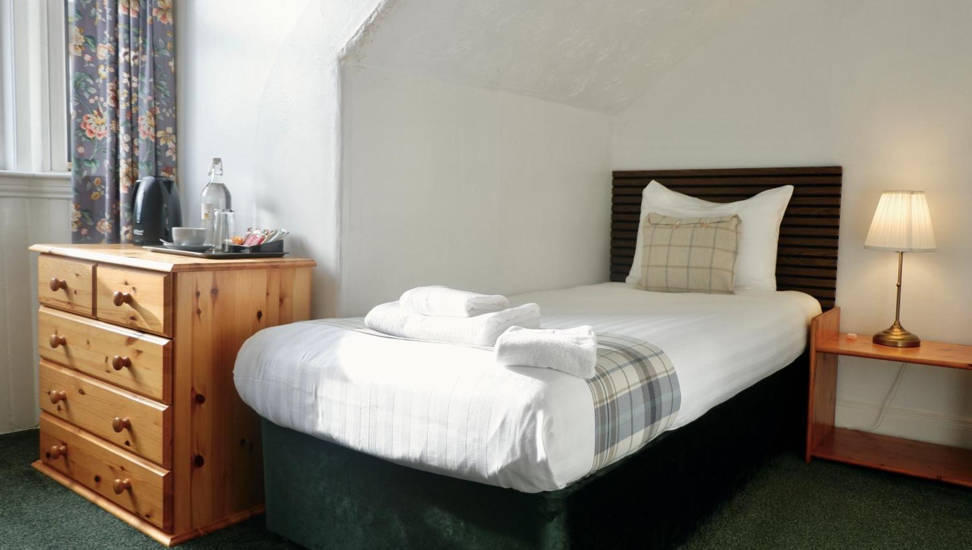4 Friends House Hotel เอดินบะระ ภายนอก รูปภาพ