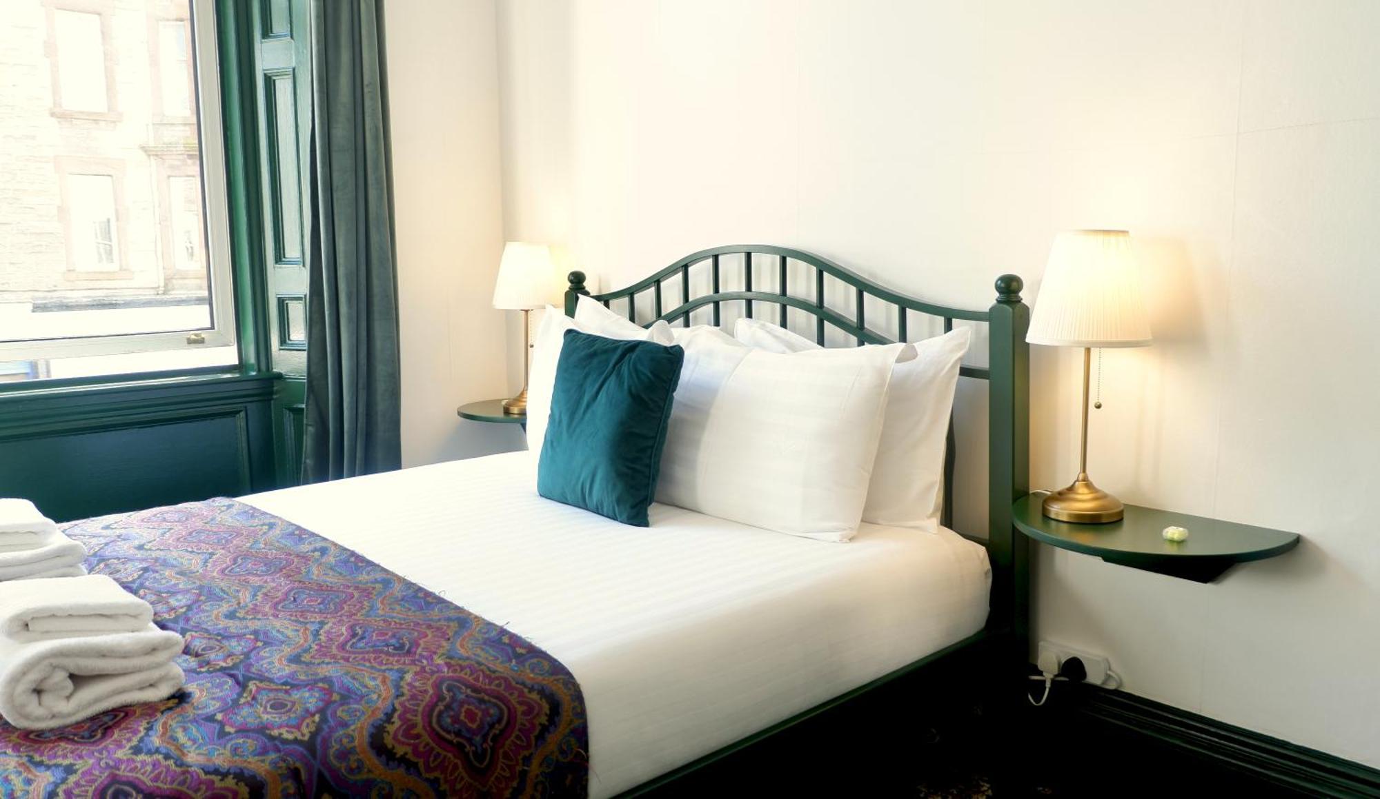 4 Friends House Hotel เอดินบะระ ภายนอก รูปภาพ